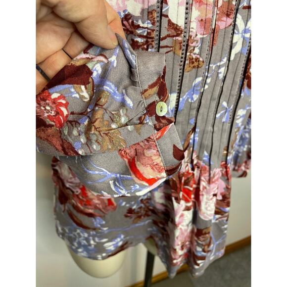 Daniel Rainn Stitch Fix Women's Size Small Knit Blouse Grey Floral Pleated - Picture 11 of 11